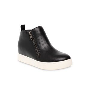 Memory foam black shoes